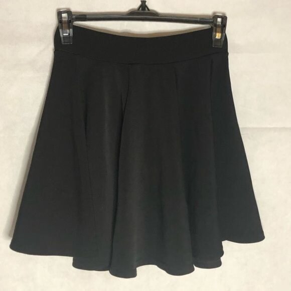 Kathy solid black flowing short shirt flowing elastic waist size small READ - Picture 6 of 8